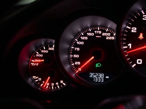 Used 2016 Porsche 911 Turbo image 84