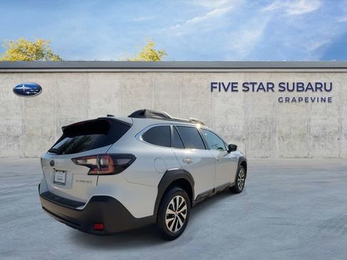 Used 2025 Subaru Outback Premium AWD/4WD image 8
