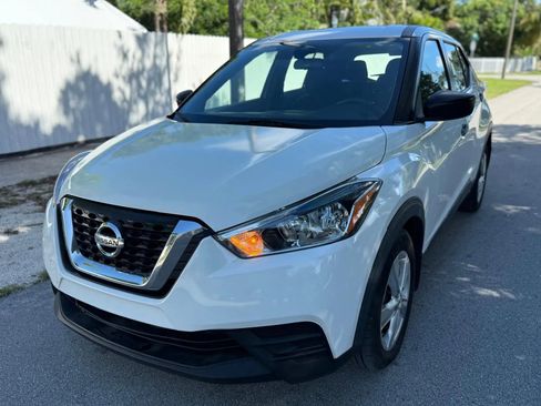 Used 2020 Nissan Kicks S image 17