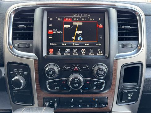 Used 2013 RAM 1500 Laramie w/ Convenience Group image 22