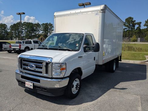 Certified 2024 Ford E-350 and Econoline 350 Super Duty w/ Power Windows & Locks Group image 8