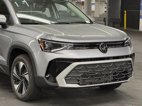 New 2025 Volkswagen Taos SE image 37