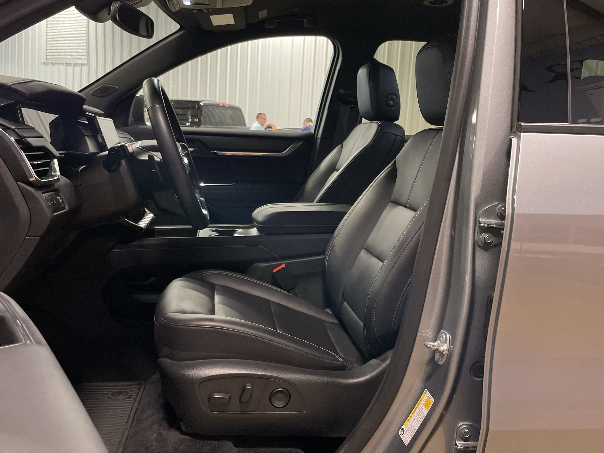 Used 2024 GMC Acadia Elevation w/ Luxury Package FWD image 15