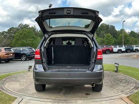Used 2020 Dodge Journey SE FWD image 30