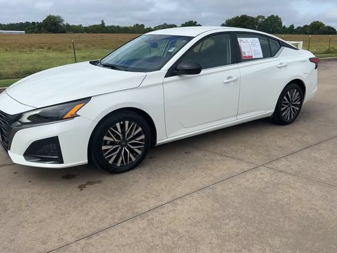 Used 2026 Nissan Altima 2.5 SV FWD image 5