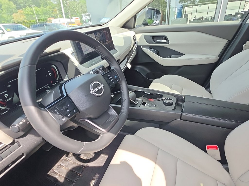 Certified 2025 Nissan Rogue SL AWD/4WD image 17