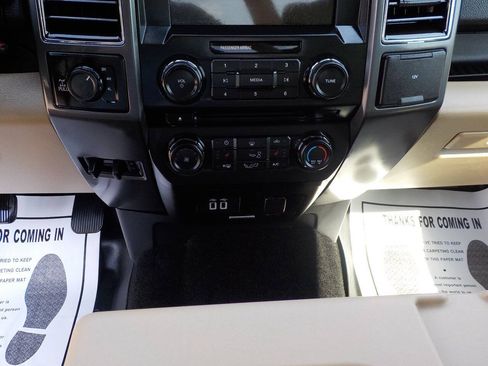 Used 2018 Ford F150 XLT w/ Equipment Group 302A Luxury AWD/4WD image 19