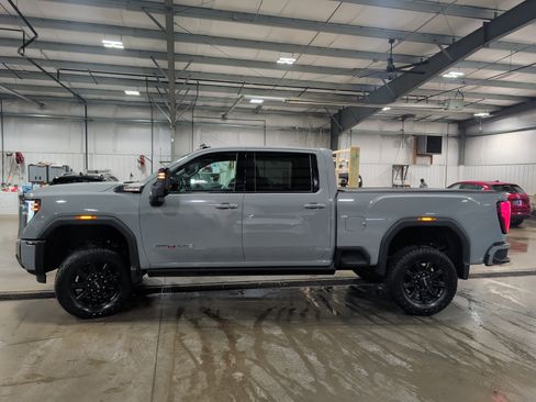 Used 2024 GMC Sierra 3500 AT4 w/ AT4 Premium Plus Package image 5