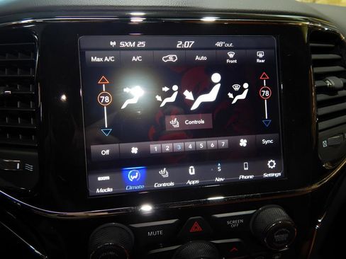 Used 2021 Jeep Grand Cherokee SRT image 18