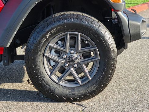Used 2025 Jeep Wrangler Unlimited Sport AWD/4WD image 8