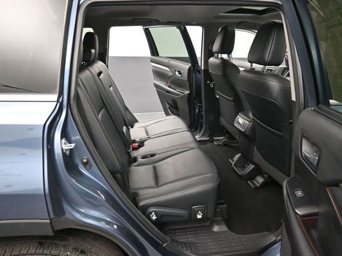 Used 2018 Toyota Highlander XLE image 29