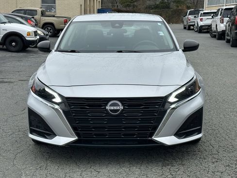 Used 2024 Nissan Altima 2.5 SV image 10