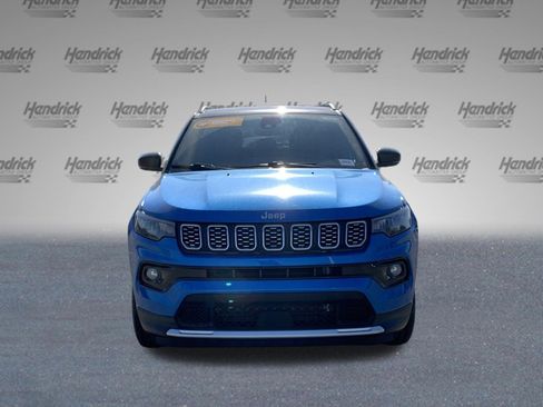 Used 2025 Jeep Compass Limited image 3