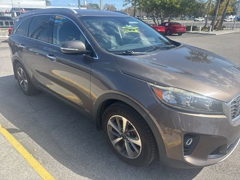 Used 2019 Kia Sorento EX image 1