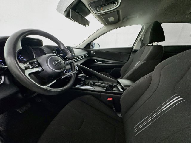Used 2021 Hyundai Elantra SEL FWD image 19