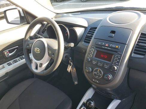 Used 2012 Kia Soul + image 8