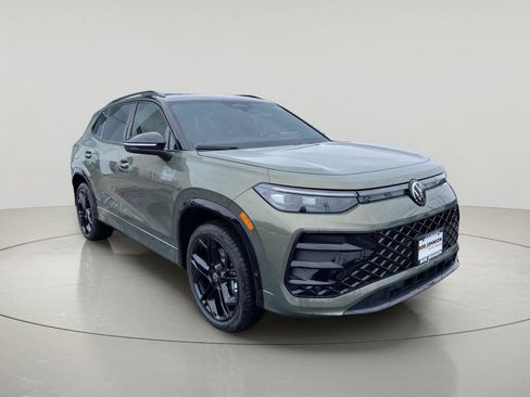 New 2026 Volkswagen Tiguan SE R-Line AWD/4WD image 1