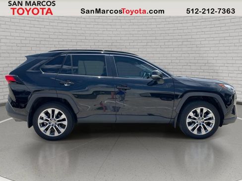 Used 2022 Toyota RAV4 XLE Premium FWD image 7