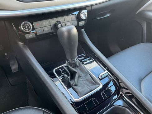 Used 2025 Jeep Compass Limited image 41