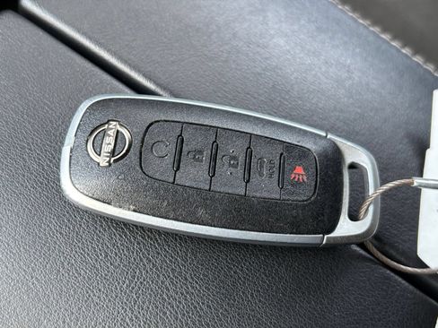 Used 2025 Nissan Rogue SV AWD/4WD image 21