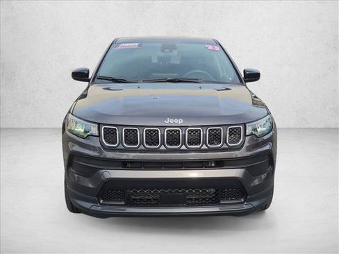 Used 2023 Jeep Compass Sport AWD/4WD image 2