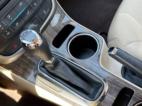 Used 2015 Chevrolet Malibu LT image 20