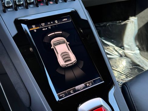 Used 2021 Lamborghini Huracan EVO RWD image 39