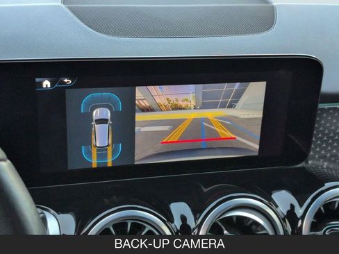 Used 2024 Mercedes-Benz EQB 250+ image 18