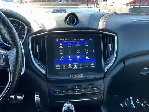 Used 2017 Maserati Ghibli image 12