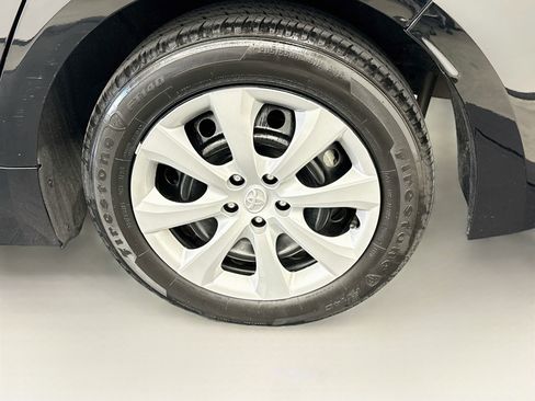 Used 2024 Toyota Corolla LE FWD image 11