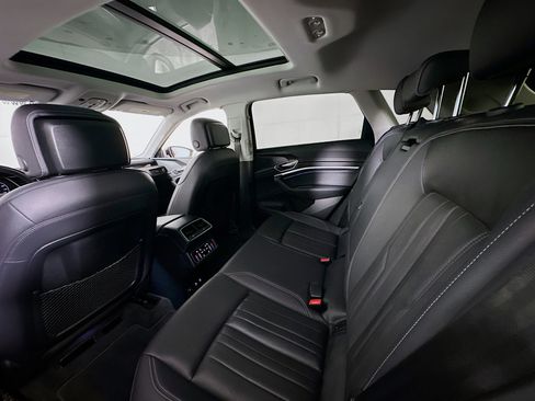 Used 2024 Audi Q8 e-tron Premium Plus w/ Premium Plus Package image 25