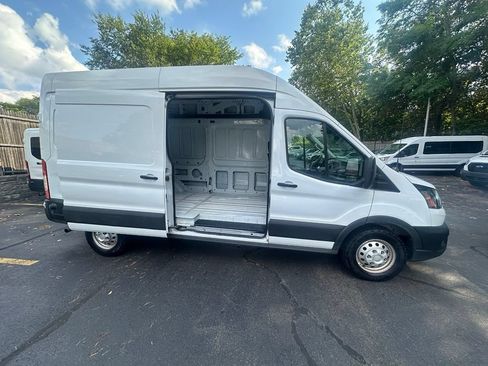 Used 2025 Ford Transit 250 148 High Roof AWD image 5