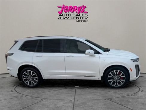 Used 2024 Cadillac XT6 Sport w/ Technology Package image 6