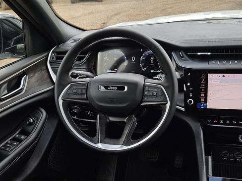 New 2026 Jeep Grand Cherokee Altitude RWD image 17