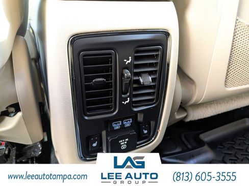 Used 2014 Jeep Grand Cherokee Limited w/ Luxury Group II image 15