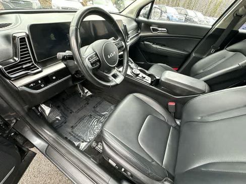Used 2023 Kia Sportage EX image 17