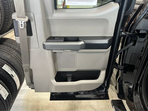 Used 2017 Ford F150 XLT w/ Equipment Group 302A Luxury image 29