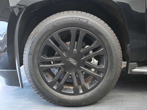 Used 2018 Cadillac Escalade 4WD image 10