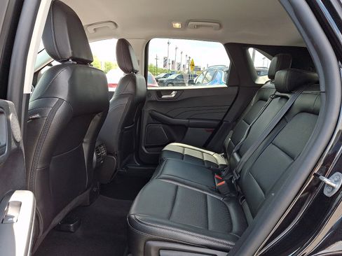 Certified 2022 Ford Escape SEL w/ Technology Package AWD/4WD image 10