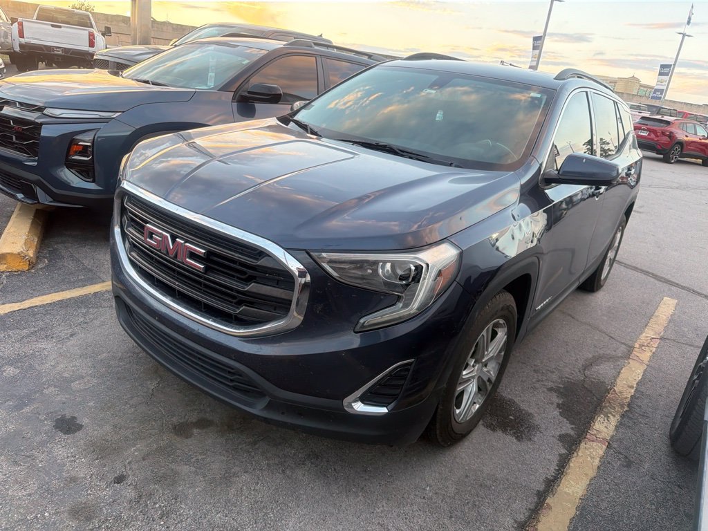 Used 2019 GMC Terrain SLE w/ Driver Convenience Package FWD image 2