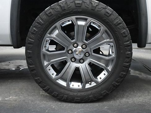 Used 2016 GMC Sierra 1500 Denali w/ Denali Ultimate Package AWD/4WD image 12