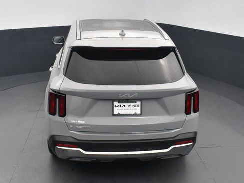 Used 2025 Kia Sorento S w/ Panoramic Sunroof Package image 42