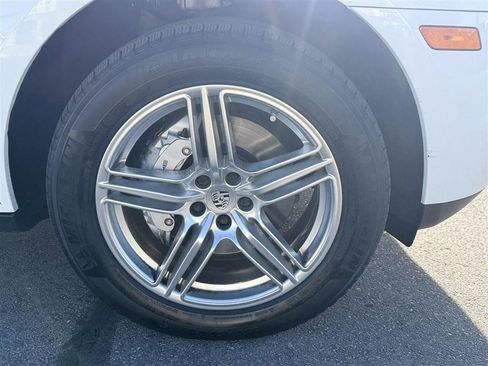 Used 2017 Porsche Macan S AWD/4WD image 8