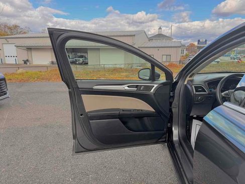 Used 2019 Ford Fusion S image 11