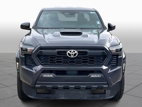 Used 2025 Toyota Tacoma TRD Sport AWD/4WD image 4