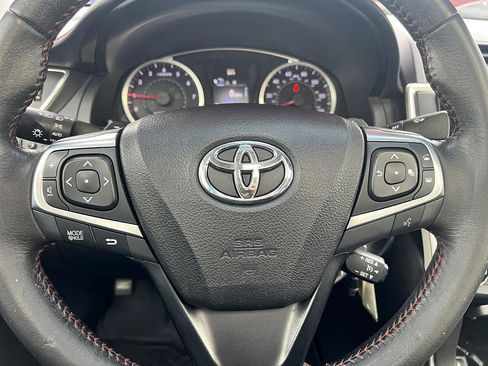 Used 2015 Toyota Camry SE image 13
