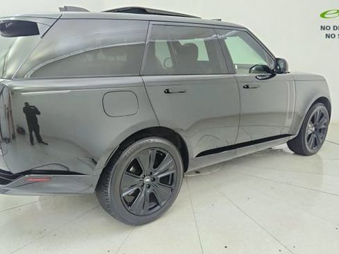 Used 2024 Land Rover Range Rover SE AWD/4WD image 6