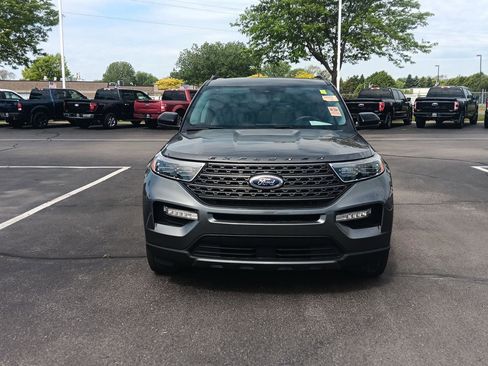 Used 2023 Ford Explorer XLT w/ Equipment Group 202A AWD/4WD image 14
