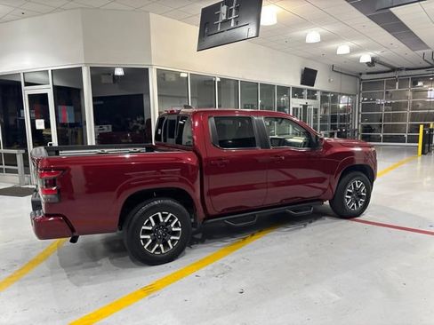Used 2022 Nissan Frontier SV AWD/4WD image 10