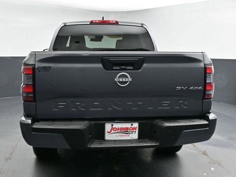 Used 2023 Nissan Frontier SV image 7